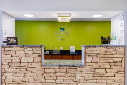 Quality Inn & Suites Metropolis I-24 - image 7