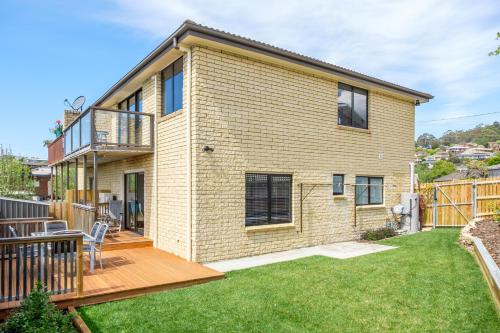 A szálláshely kívülről, Self Contained Beach View Apartment in Blackmans Öböl