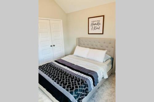 Charming Retreat! Modern Family Luxury Home