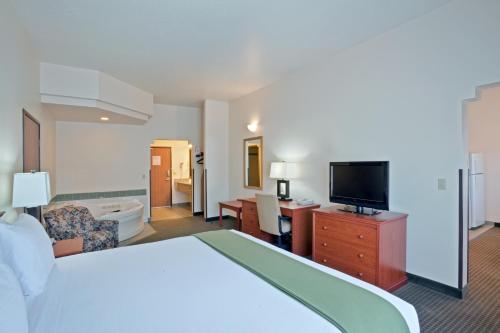 Holiday Inn Express Hotel & Suites Ashland, an IHG Hotel