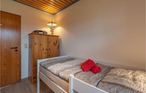 Beautiful apartment in Friedrichskoog-Spitze with 2 Bedrooms - image 6