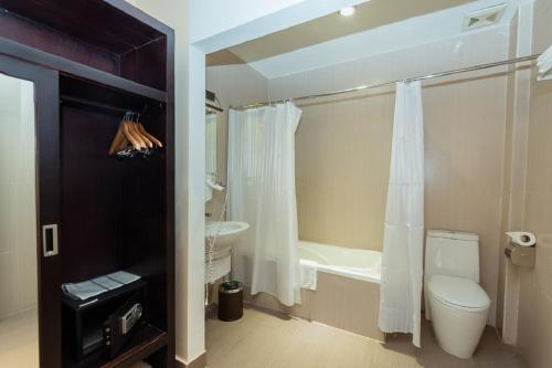 Almond Hotel