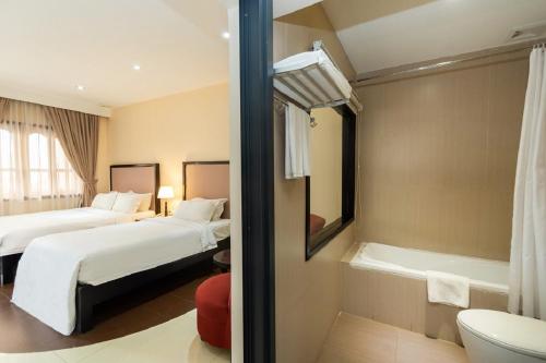 Almond Hotel