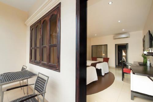 Almond Hotel