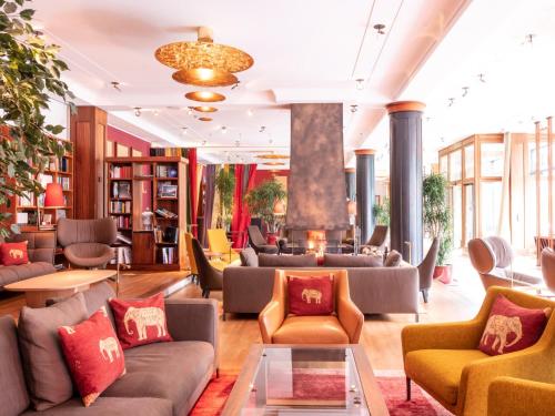酒吧/高級酒吧, Schloss Elmau Luxury Spa Retreat & Cultural Hideaway in 凱恩