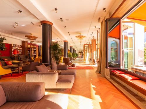 酒吧/高級酒吧, Schloss Elmau Luxury Spa Retreat & Cultural Hideaway in 凱恩