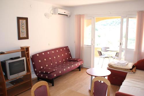 One-Bedroom Apartment with Balcony (4 Adults)