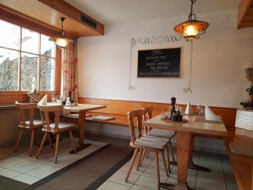 Restorāns, Hotel Restaurant Waldrand, Isenfluh in Ledilabreta