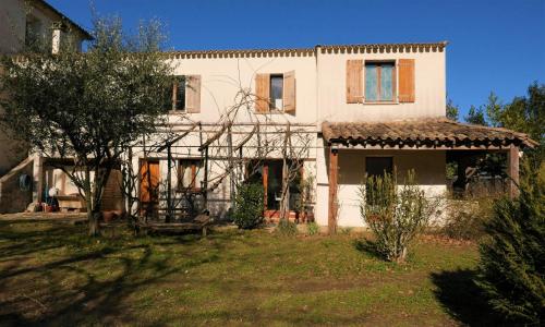 Gites de la Lurette - agréable T2 indépendant dans cadre calme et verdoyant