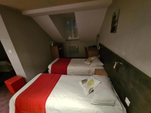 HOSTELLERIE du CANTAL