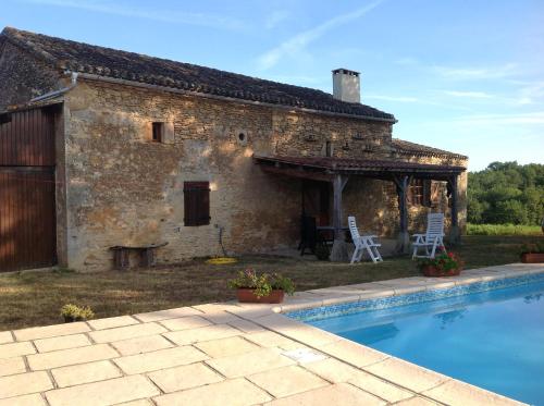 Remarkable 3-Bed House in Gavaudun gîte à louer Lortal