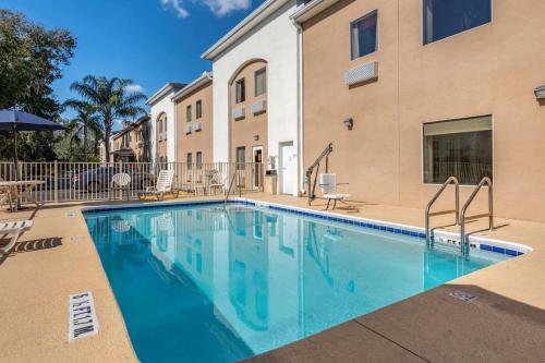 設施, 澤弗希爾斯-戴德城凱藝酒店 (Quality Inn Zephyrhills-Dade City) in 澤弗希爾斯