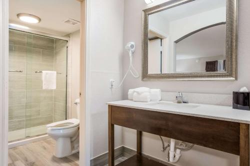 Clarion Pointe East Lansing University Area Clarion Pointe East Lansing University Area