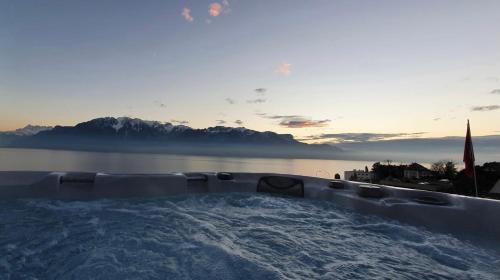 Corseaux Beach rooms-Riviera Beach apartments in Corseaux