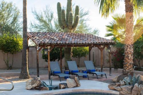 Swimming pool, North Scottsdale on 70th Pl home in Carefree