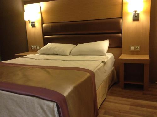 Sesin Hotel The 4-star Sesin Hotel offers comfort and convenience whether youre on business or holiday in Marmaris. Both business travelers and tourists can enjoy the propertys facilities and services. Service-