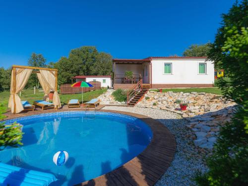  Holiday Home Resort Jelovci-9, Pension in Mofardini