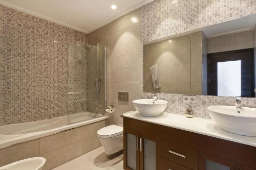 Villa with Private Pool image 9