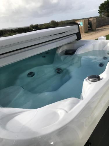 Valley View With A Luxurious Hot Tub, Perranporth, Cornwall