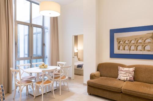 Welldone Cathedral Suites - image 7