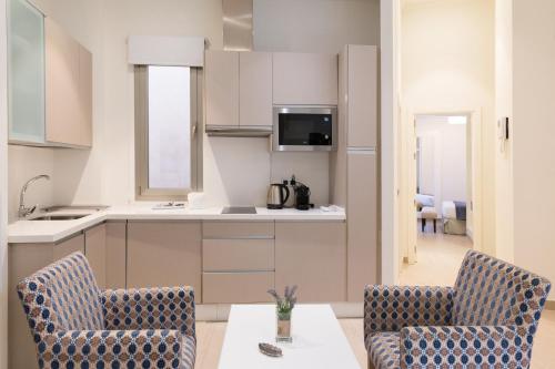 Welldone Cathedral Suites - image 14