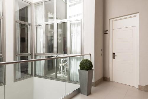 Welldone Cathedral Suites - image 6
