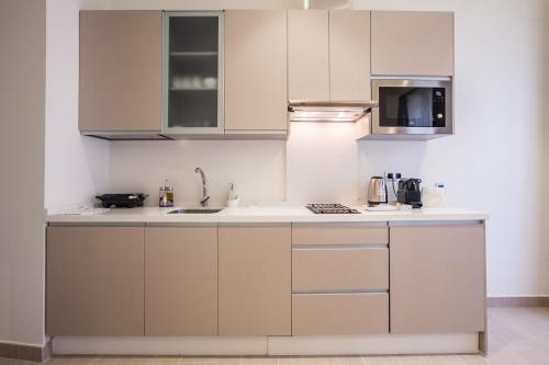Welldone Cathedral Suites - image 10