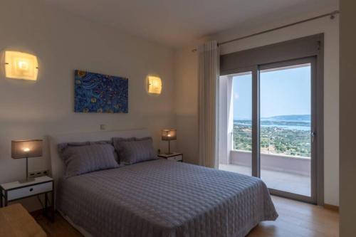 Luxury private villa with outstanding 180° seaview