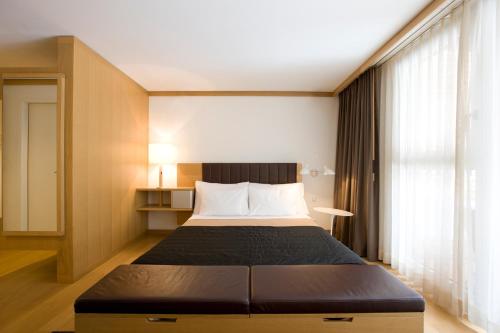 The Omnia - main image