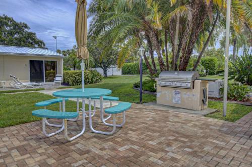 Jamaica Royale 2BR TownHome - main image