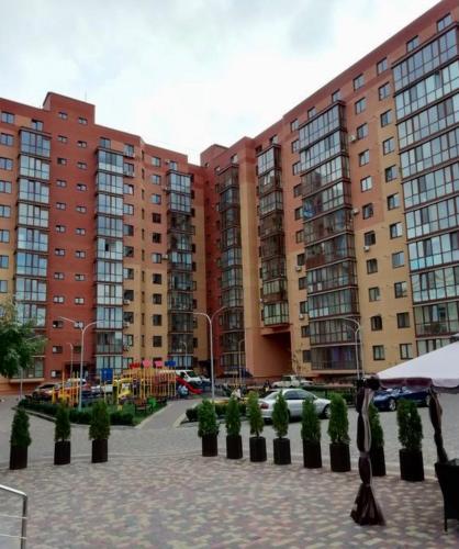 Green apartments on Kotsyubinsky Avenue - image 2