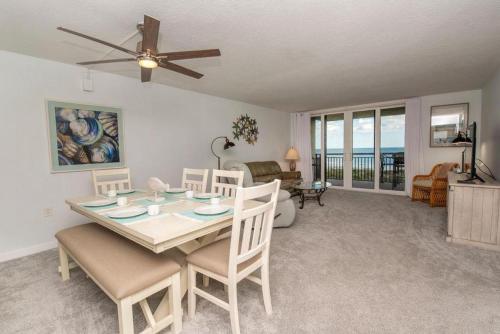 Barefoot Trace 303 in Crescent Beach, USA