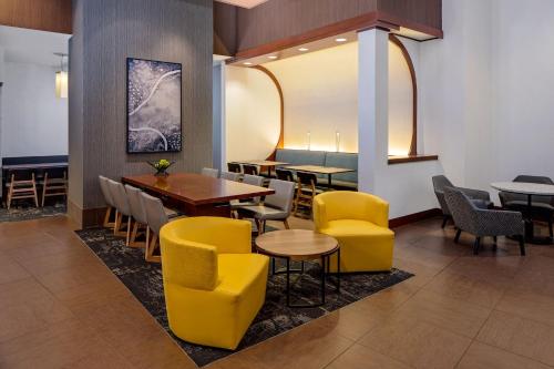 Hyatt Place Pittsburgh North Shore in Pittsburgh, USA