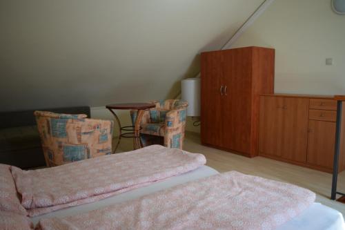 Apartment- Andrew 2 - image 5