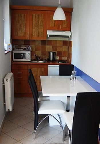 Apartment- Andrew 1 - image 7