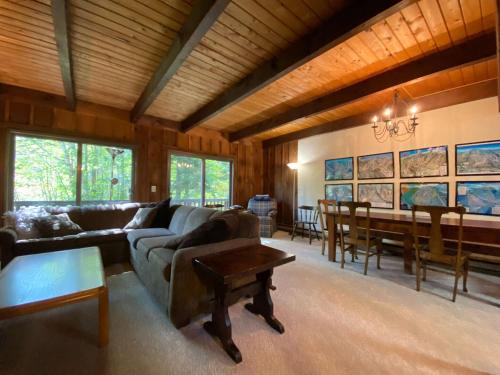 Hemlock Ridge 2B by Killington Vacation Rentals - image 2