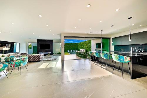 The Four Seasons Villa - main image