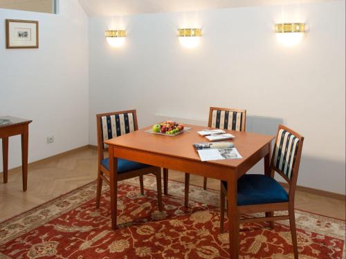 Ambassador Hotel Room Type - Apartment