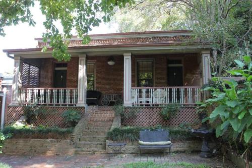 Corners Mansion Inn - A Bed and Breakfast - 출입구