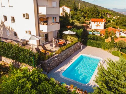 Pool Apartment Maurina Opatija with sea view