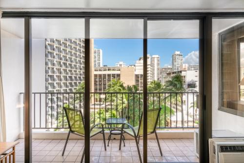 Light & Airy 8th Floor Ocean View Condo with Lanai - image 6