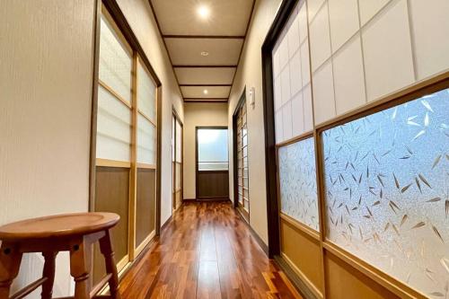 箱根芦ノ湖畔天然温泉にごり湯の隠れ宿「九十九湖畔荘」Hakone Lake Side Villa & Hot Springs