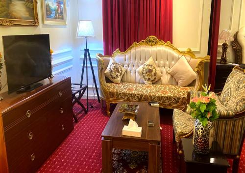 Executive Suite image 9