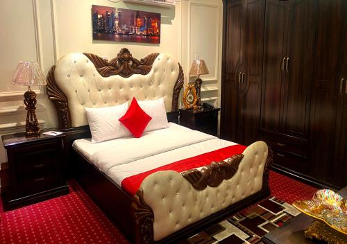 Executive Suite room in Majestic Hotel
