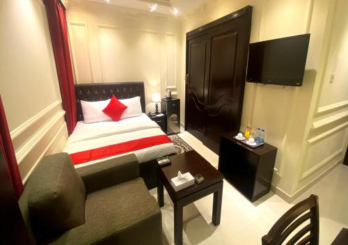 Standard Double Room image 2