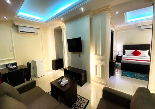 Superior Suite image 9