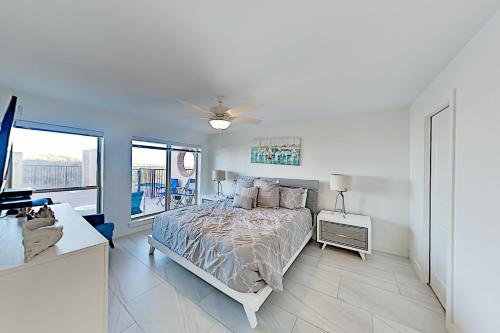 4400 Gulf Blvd Condo Unit 107 - image 8