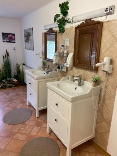 Triple Room with Shared Bathroom