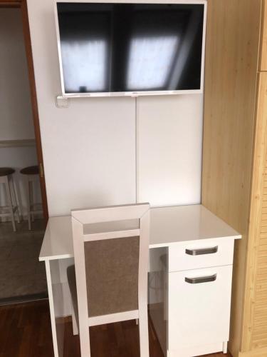 Mol-Ker-Vill Apartment - image 4