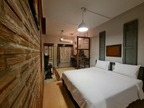 Superior Room King Bed